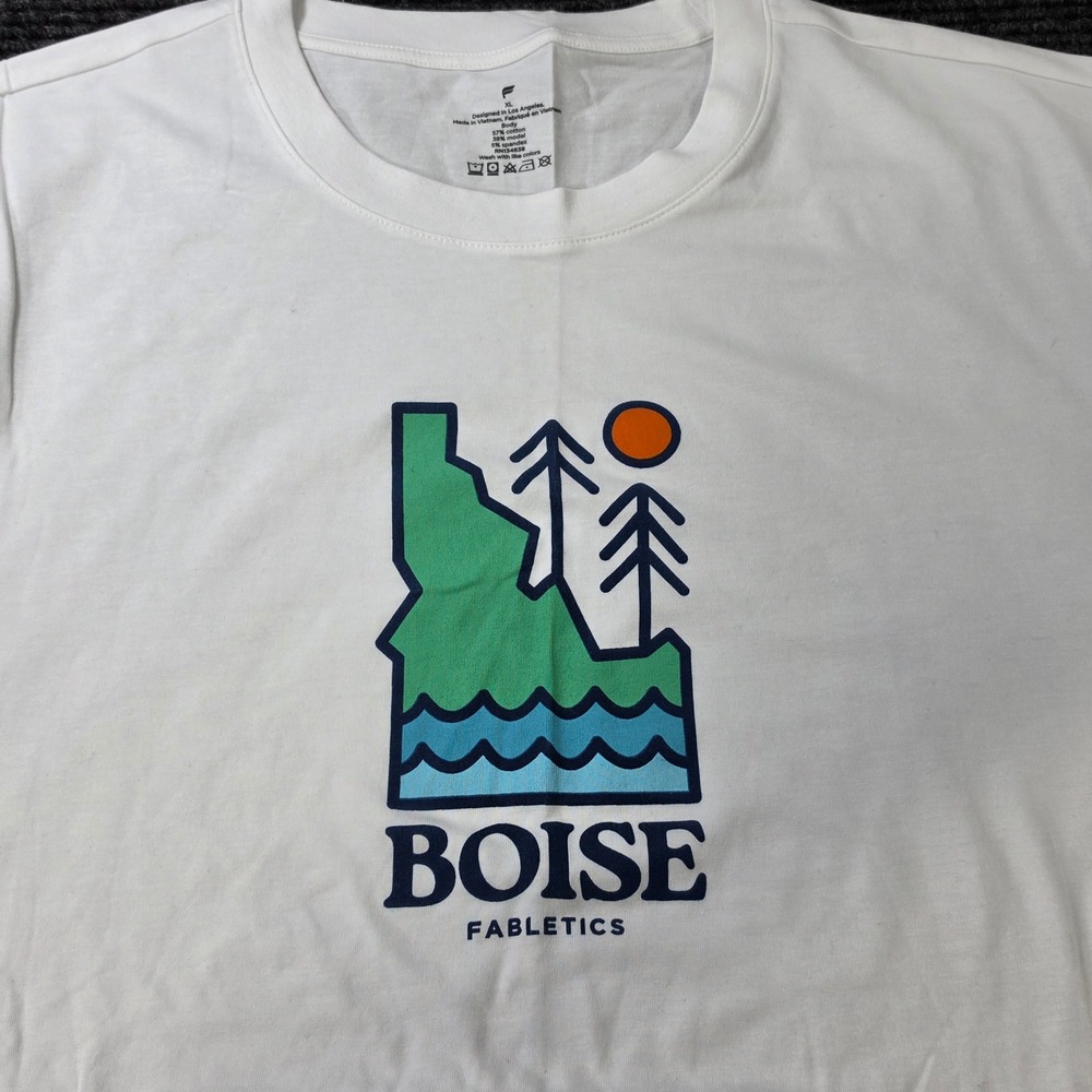 Fabletics The‎ 24-7 Tee Mens XL White New Boise Idaho Graphic Short Sleeve Shirt